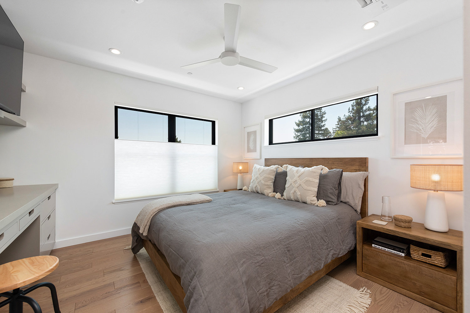 Lincoln Street ADU bedroom with clerestory windows