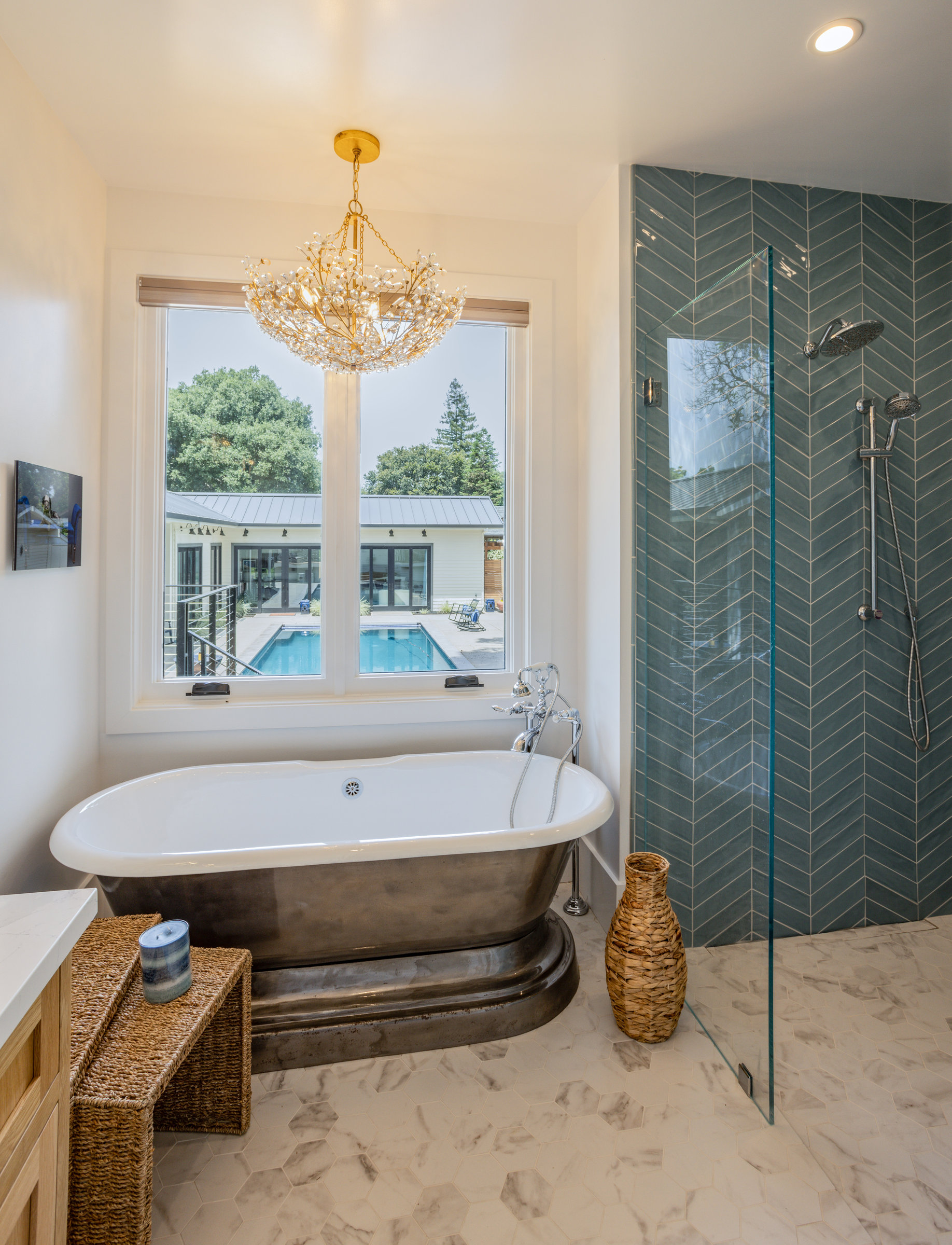 Primary bath with soaking tub